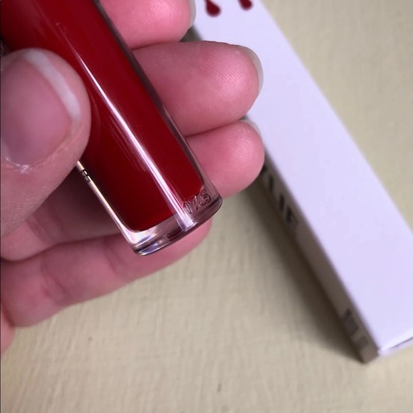 Kylie Cosmetics Naughty Gloss - Picture 3 of 3